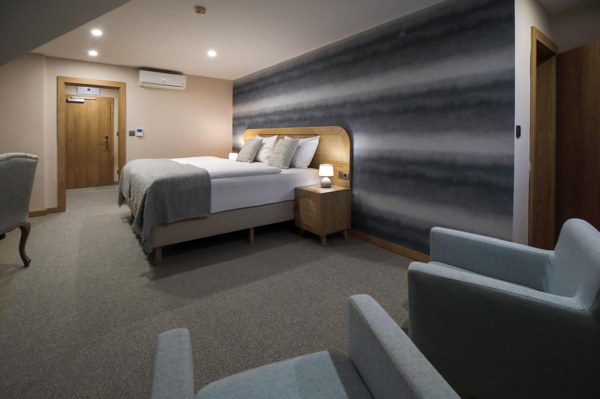 Hotel Zlaty Klucik - Golden Key With Luxury Spa Nitra Exterior foto