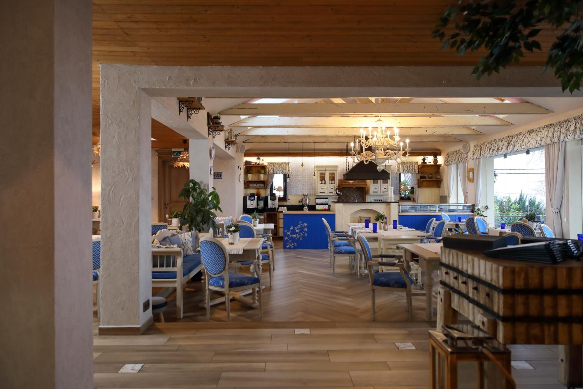 Hotel Zlaty Klucik - Golden Key With Luxury Spa Nitra Exterior foto