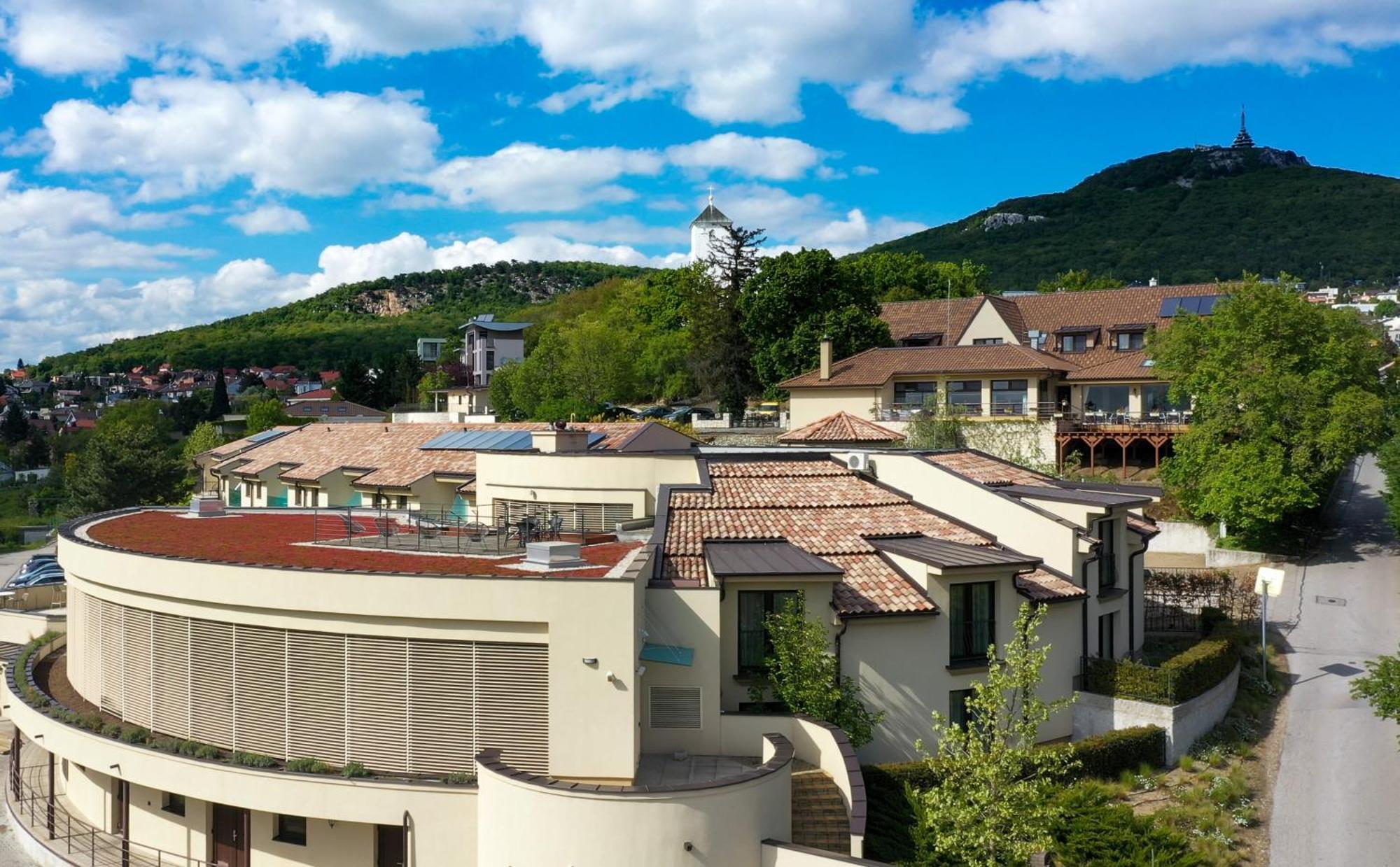 Hotel Zlaty Klucik - Golden Key With Luxury Spa Nitra Exterior foto