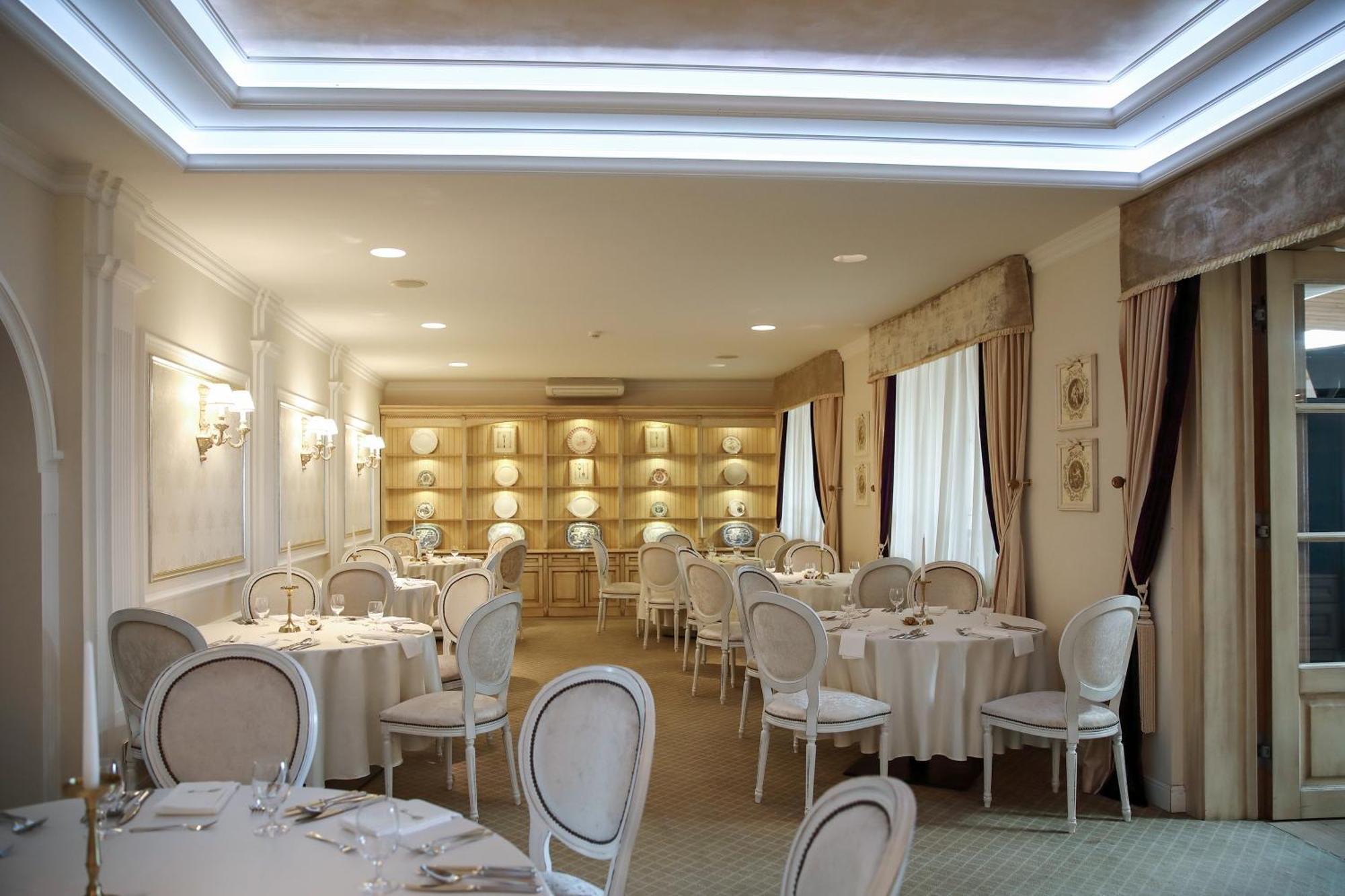 Hotel Zlaty Klucik - Golden Key With Luxury Spa Nitra Exterior foto